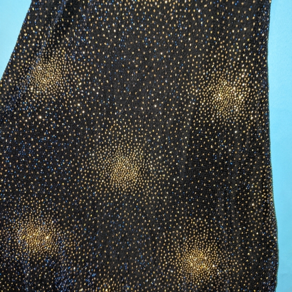 Black dress gold firework kind of pattern - Picture 4 of 4